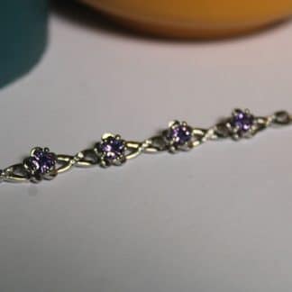 bracelet violet
